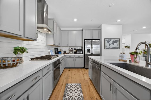 8769 Minor Ct, Elk Grove, CA 95757