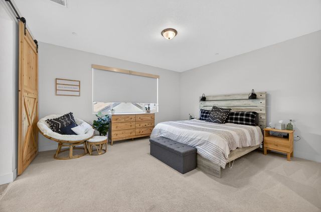 8769 Minor Ct, Elk Grove, CA 95757
