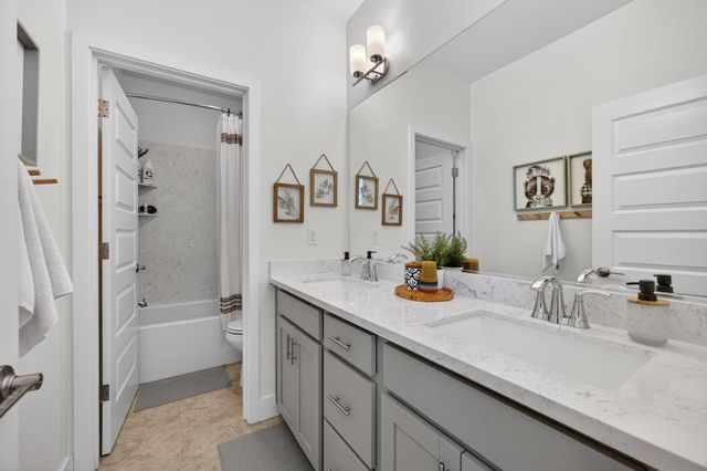 8769 Minor Ct, Elk Grove, CA 95757
