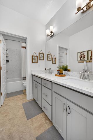 8769 Minor Ct, Elk Grove, CA 95757