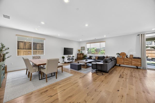 8769 Minor Ct, Elk Grove, CA 95757