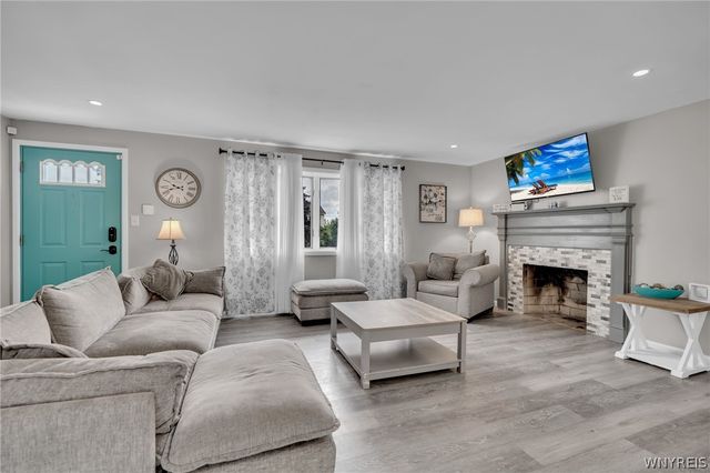6653 Liebler Road, Boston, NY 14025