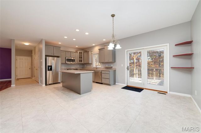 27431 Lee Court, Warrenton, MO 63383