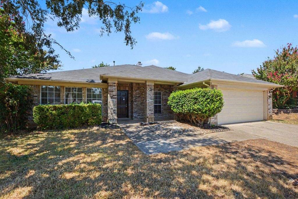 737 Oak Dale Avenue, Lake Dallas, TX 75065 — exterior