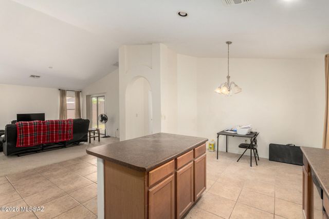 642 W Calle Tolmo, Sahuarita, AZ 85629