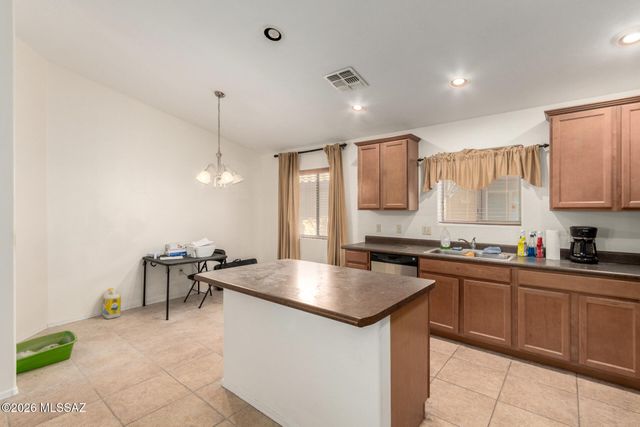 642 W Calle Tolmo, Sahuarita, AZ 85629