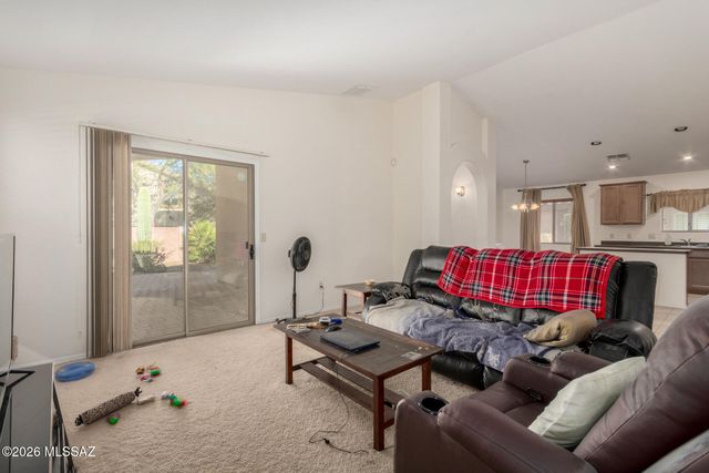 642 W Calle Tolmo, Sahuarita, AZ 85629