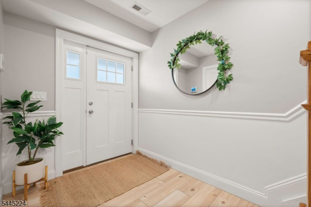 322 Mcguire Pl, Perth Amboy City, NJ 08861 — photo 2