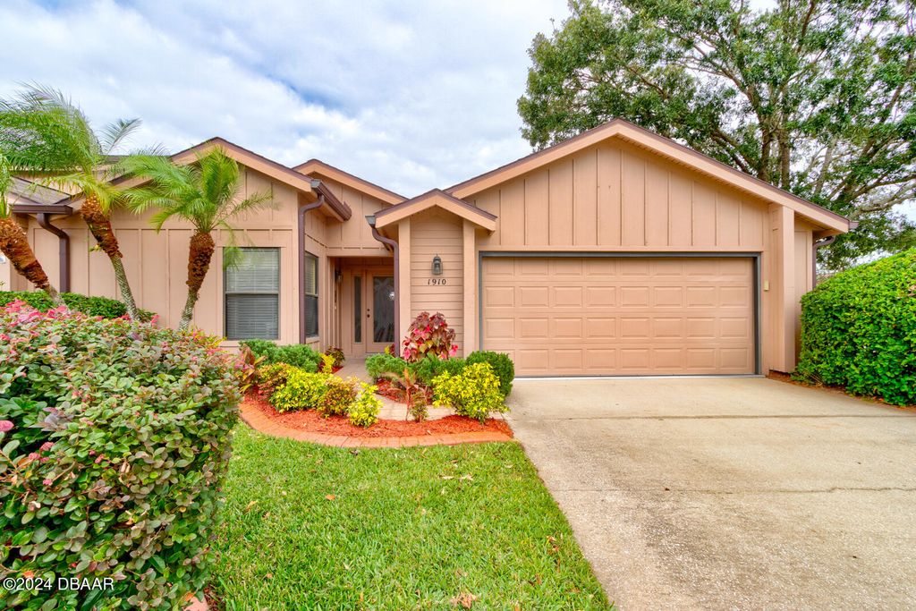 1910 Sprucewood Way, Port Orange, FL 32128