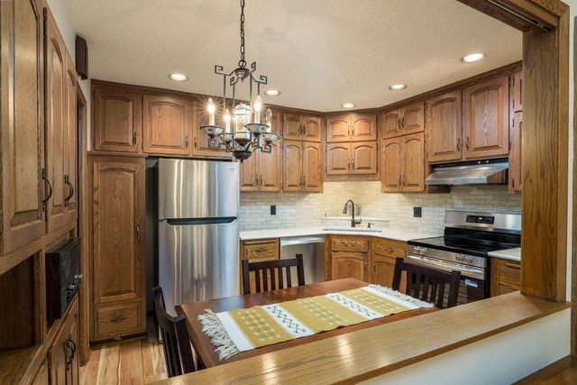 563 Sterling Street S, Maplewood, MN 55119