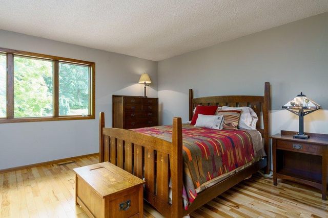 563 Sterling Street S, Maplewood, MN 55119