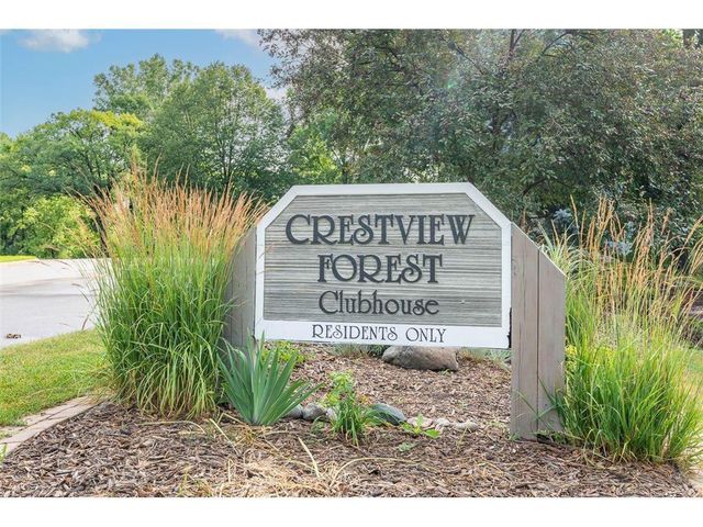 563 Sterling Street S, Maplewood, MN 55119