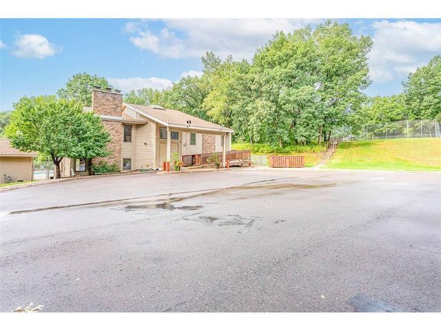563 Sterling Street S, Maplewood, MN 55119