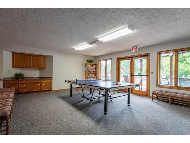 563 Sterling Street S, Maplewood, MN 55119