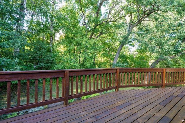563 Sterling Street S, Maplewood, MN 55119