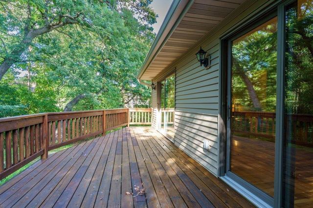 563 Sterling Street S, Maplewood, MN 55119