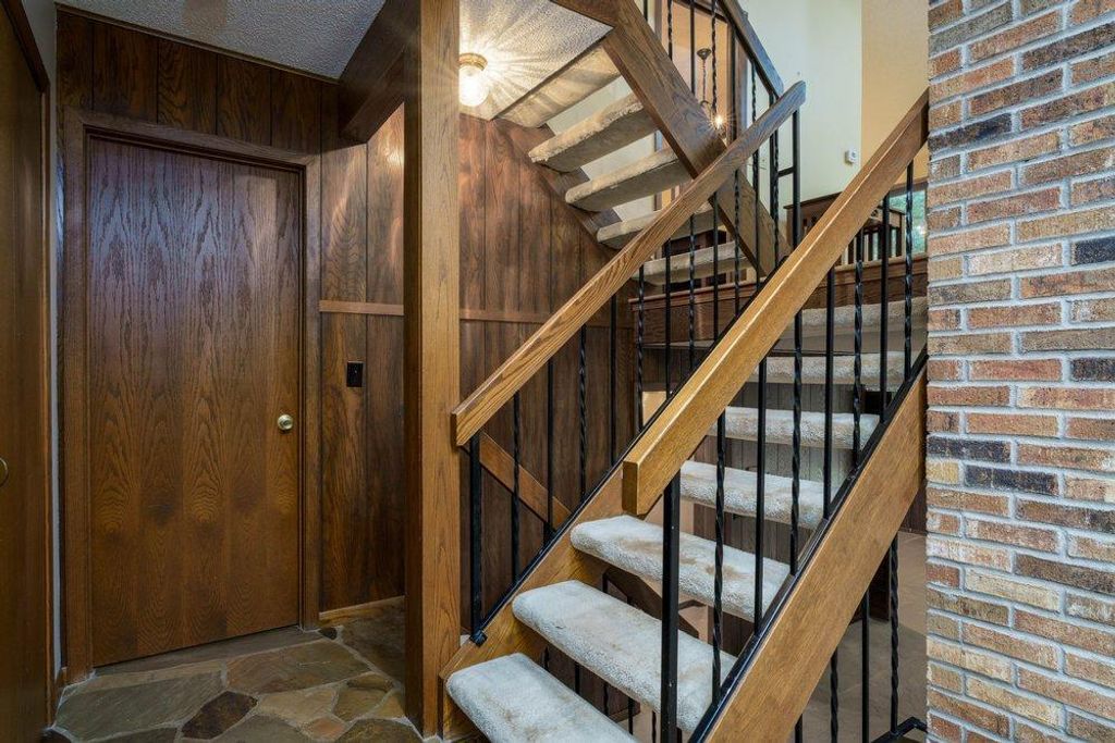 563 Sterling Street S, Maplewood, MN 55119 — photo 4