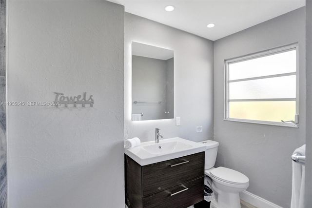 2797 NE 21st Ter, Lighthouse Point, FL 33064