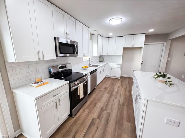 3101 Gaston DR, Chesapeake, VA 23323