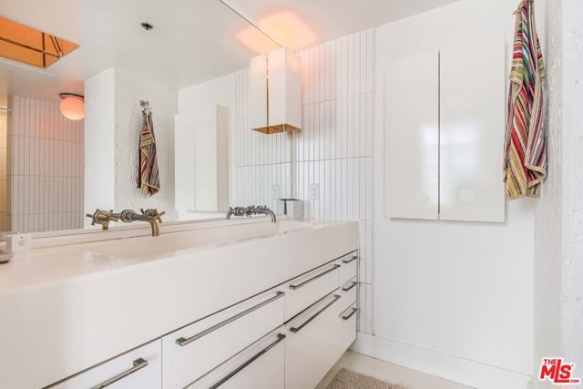 6253 Hollywood Boulevard 909, Los Angeles, CA 90028