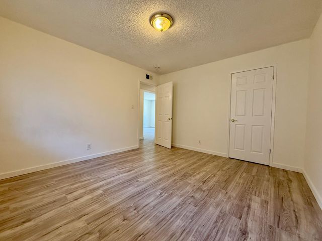 2420 Oxford Way #F17, Stockton, CA 95204