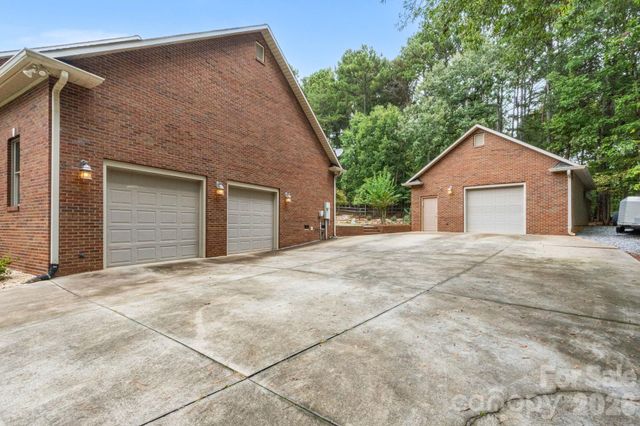 182 Broadview Circle, Mooresville, NC 28117