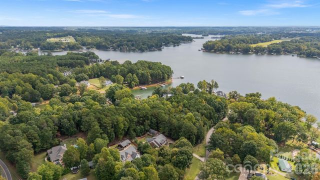 182 Broadview Circle, Mooresville, NC 28117