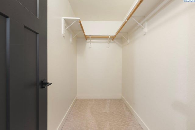 1708 W 31st Ave, Kennewick, WA 99337