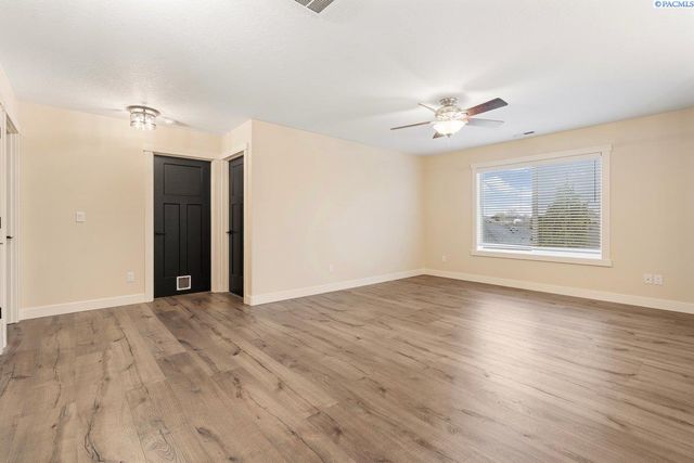 1708 W 31st Ave, Kennewick, WA 99337