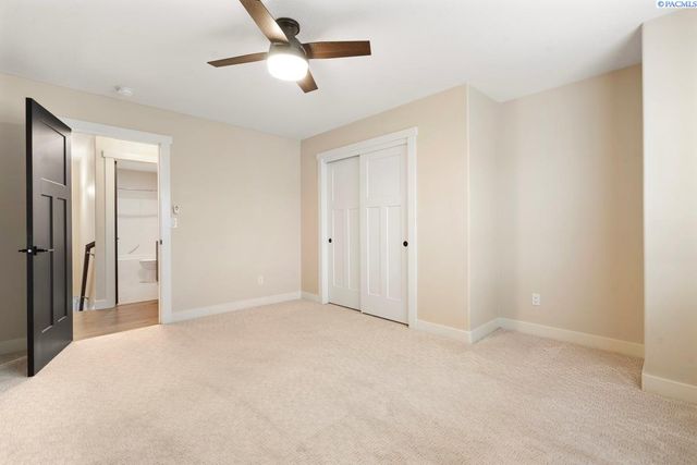 1708 W 31st Ave, Kennewick, WA 99337