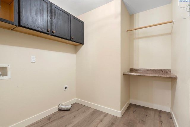 1708 W 31st Ave, Kennewick, WA 99337