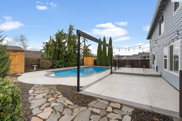 1708 W 31st Ave, Kennewick, WA 99337