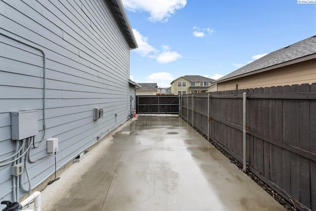 1708 W 31st Ave, Kennewick, WA 99337