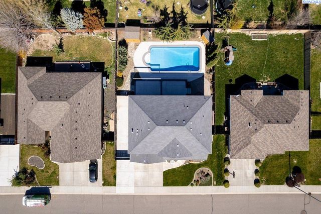 1708 W 31st Ave, Kennewick, WA 99337