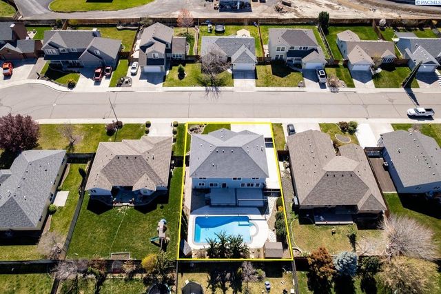 1708 W 31st Ave, Kennewick, WA 99337