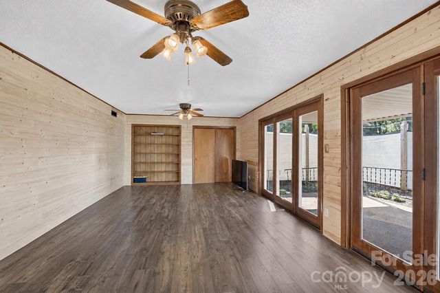 2661 Tiffany Street, Conover, NC 28613