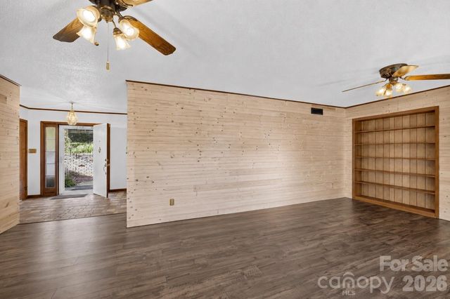 2661 Tiffany Street, Conover, NC 28613