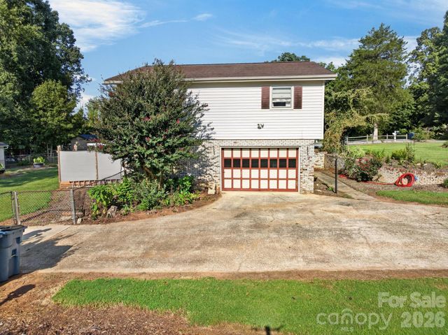 2661 Tiffany Street, Conover, NC 28613