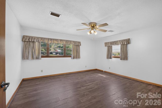 2661 Tiffany Street, Conover, NC 28613