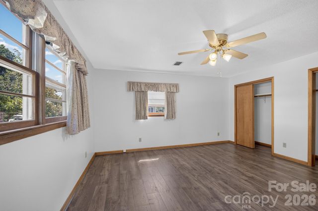 2661 Tiffany Street, Conover, NC 28613
