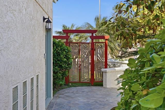 2438 Ocean Street, Carlsbad, CA 92008