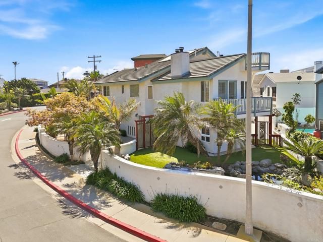 2438 Ocean Street, Carlsbad, CA 92008