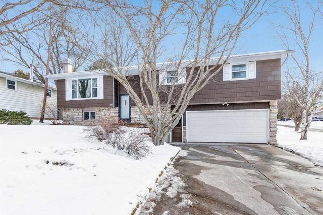 2615 WOODRIDGE LANE, Green Bay, WI 54304