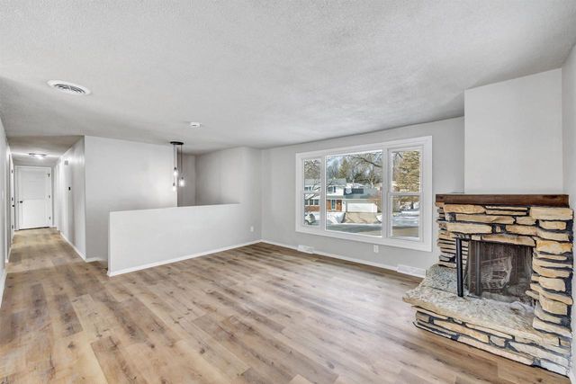 2615 WOODRIDGE LANE, Green Bay, WI 54304