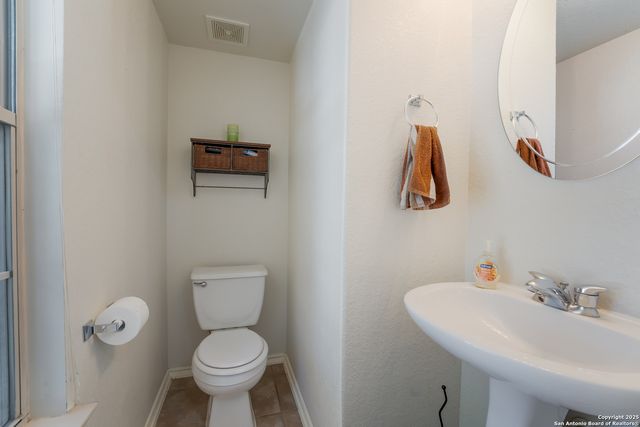 2512 Sir Barton Bay Dr, Schertz, TX 78108