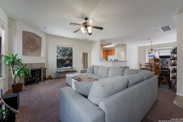 2512 Sir Barton Bay Dr, Schertz, TX 78108