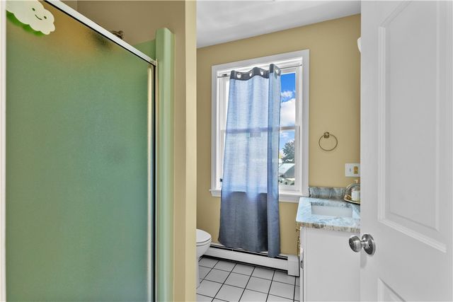 20 Morrison Avenue, Middletown, RI 02840