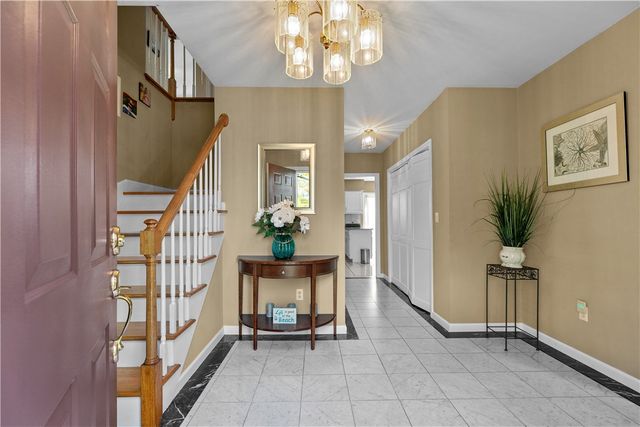 20 Morrison Avenue, Middletown, RI 02840