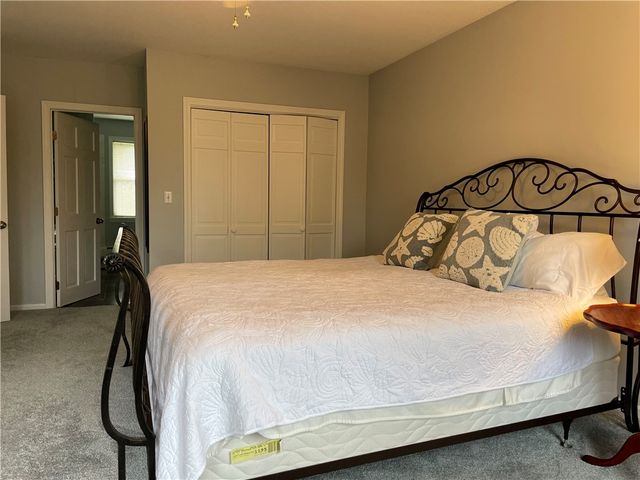 20 Morrison Avenue, Middletown, RI 02840