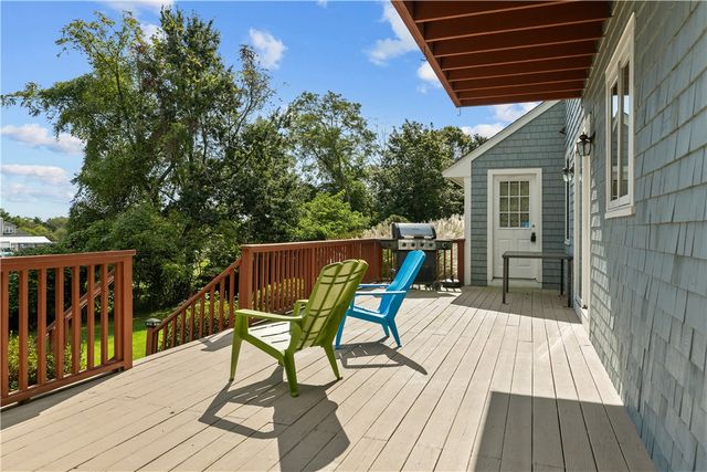 20 Morrison Avenue, Middletown, RI 02840